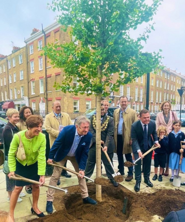 We were delighted that the Westminster Tree Trust planted its 1000th tree in Marylebone